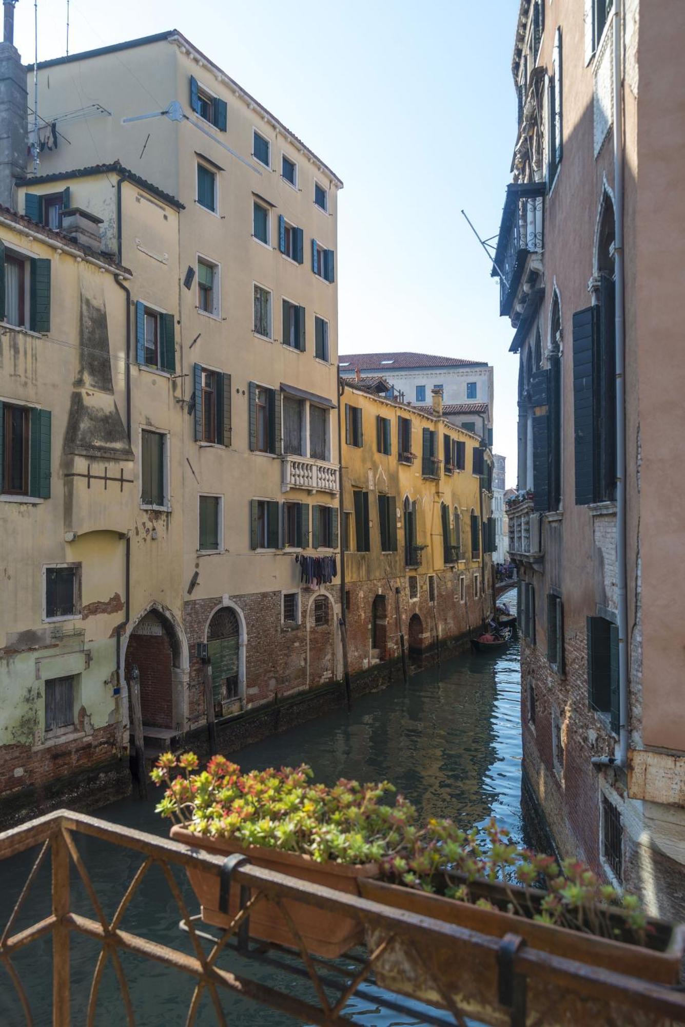 Tre Sestieri Terrace - Canal View 2024 Velence Kültér fotó