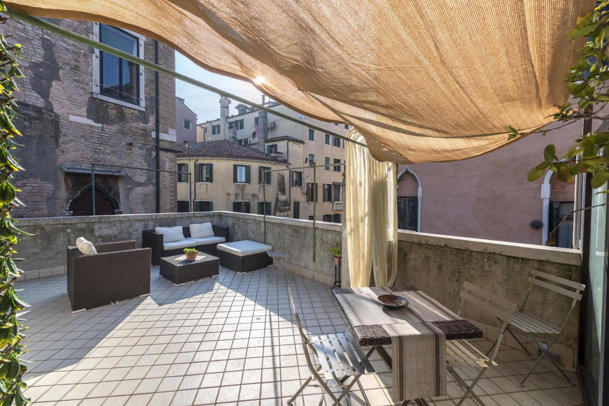 Tre Sestieri Terrace - Canal View 2024 Velence Kültér fotó