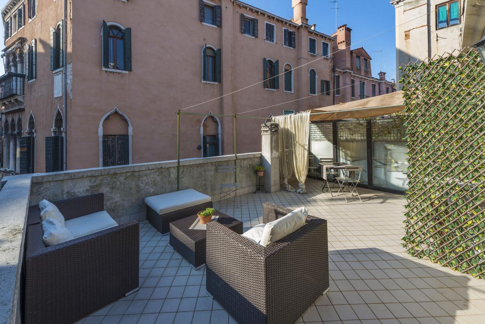 Tre Sestieri Terrace - Canal View 2024 Velence Kültér fotó