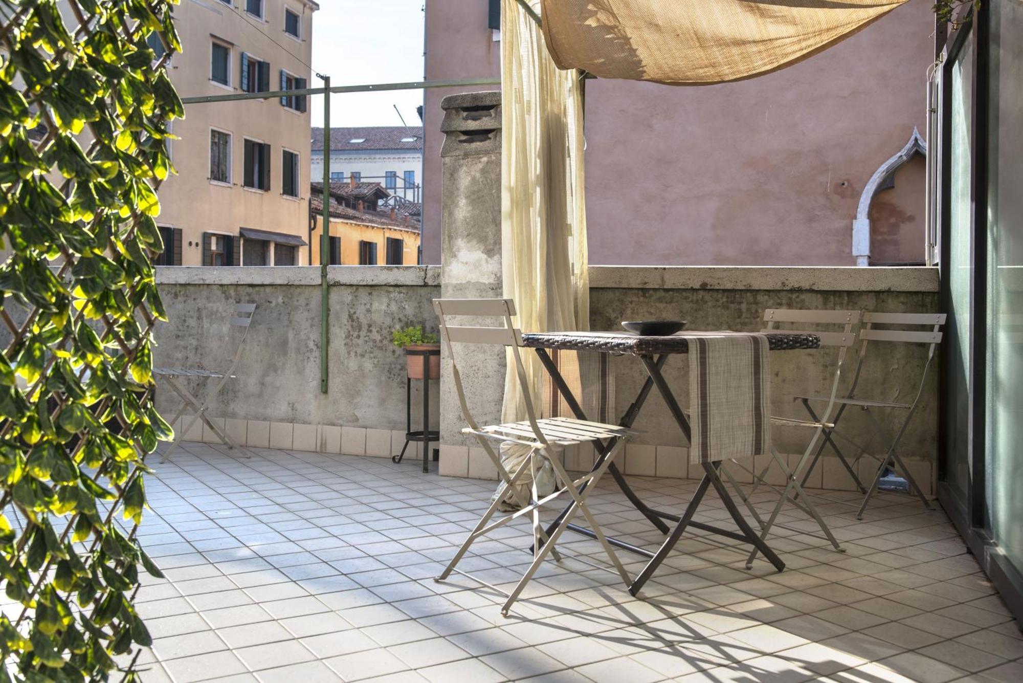 Tre Sestieri Terrace - Canal View 2024 Velence Kültér fotó