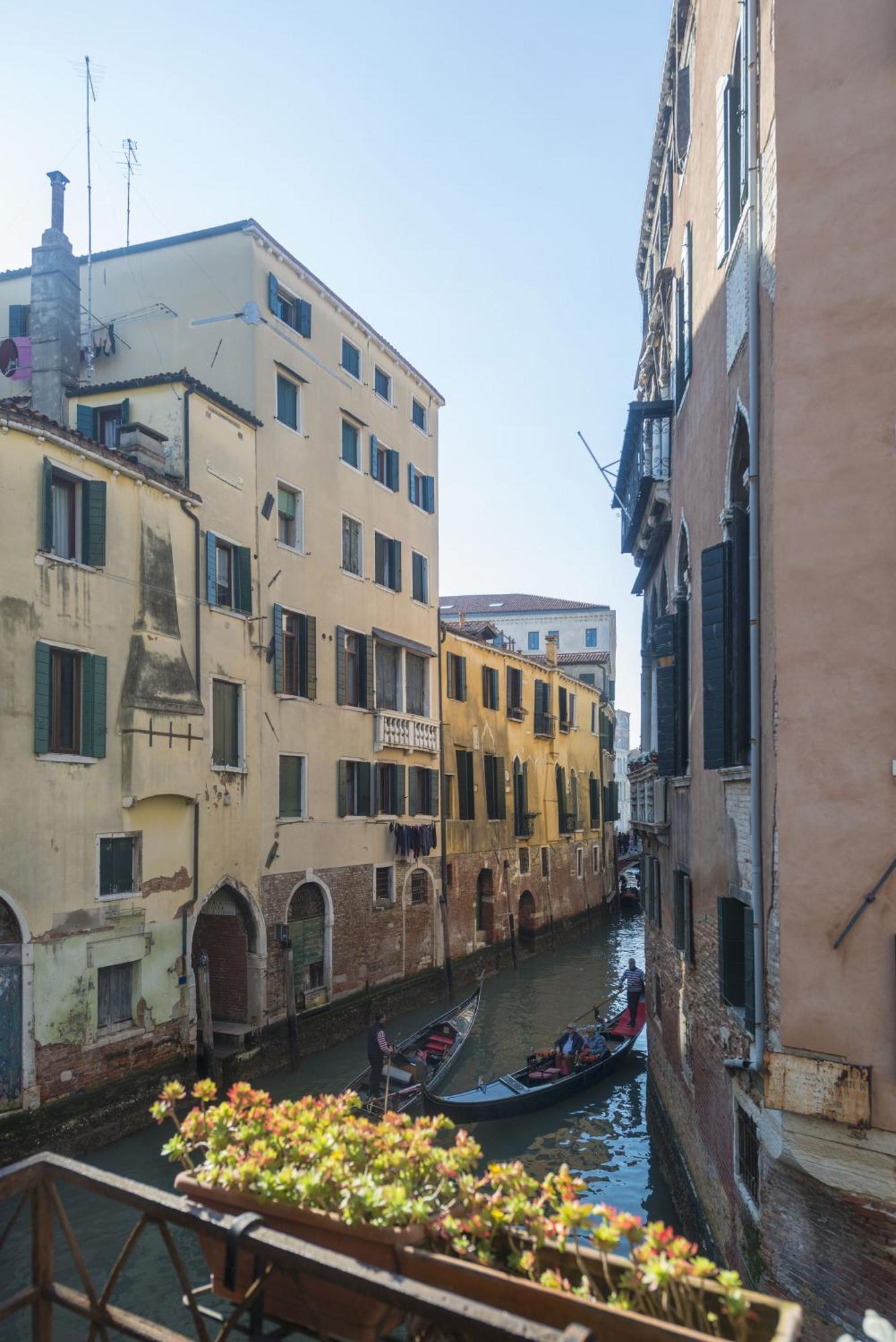 Tre Sestieri Terrace - Canal View 2024 Velence Szoba fotó
